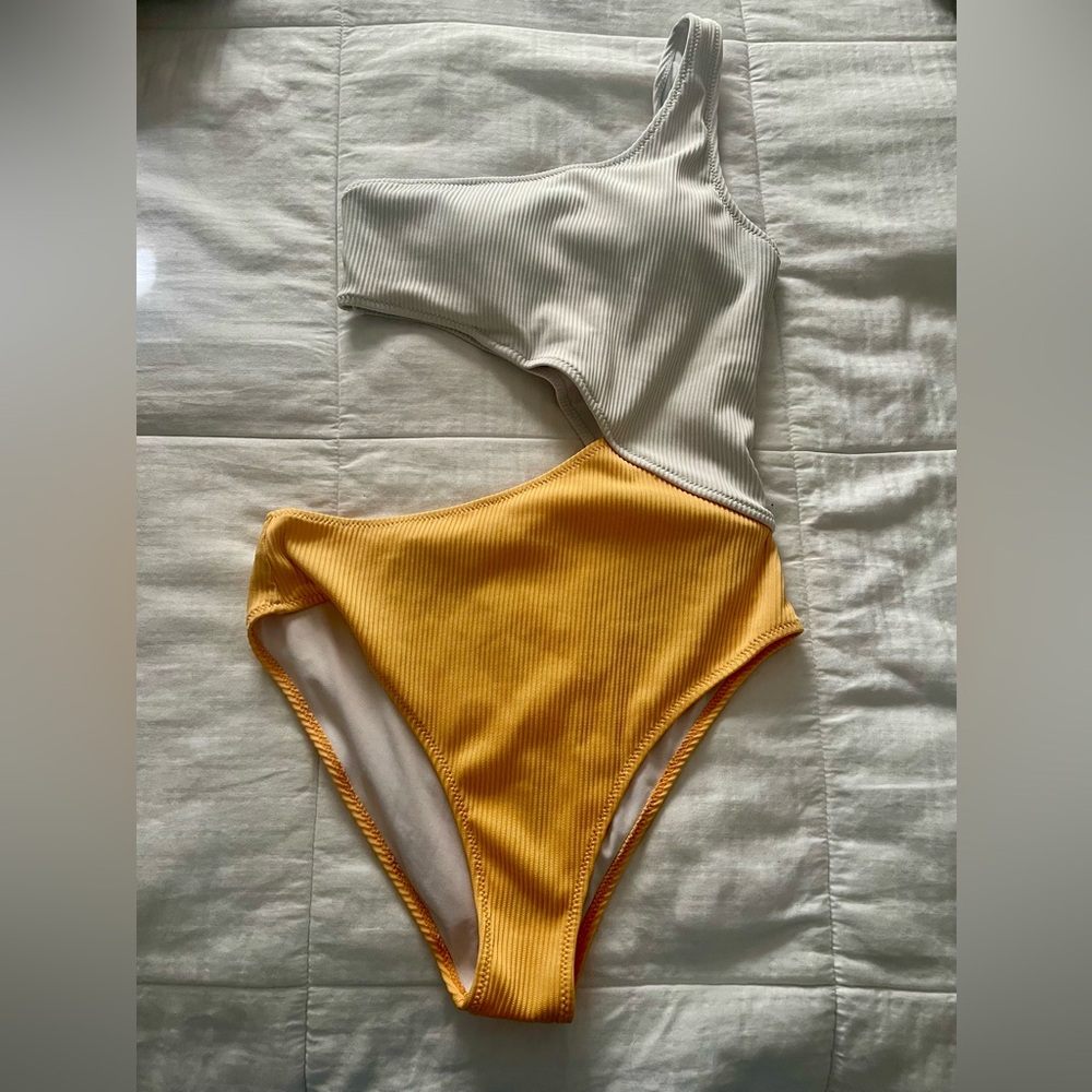 Cupshe Two-tone White Swimsuit